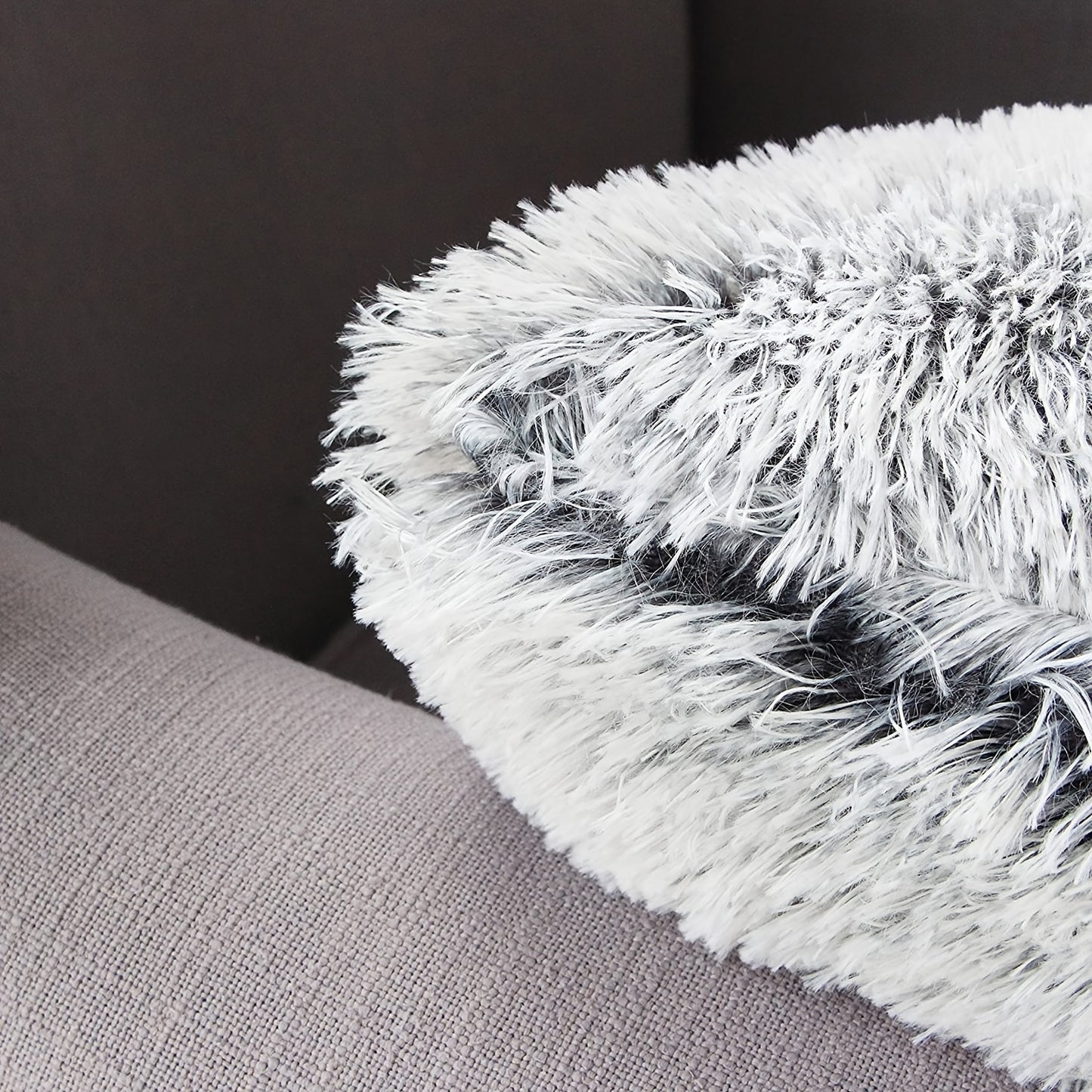 1 pc/2 Super Soft Faux Fur Throw Pillow Cover for Sofa Bed Chair - Luxury Home Decor Cushion Case (Pillow Insert Not Included)